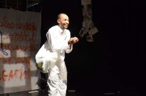 Soumette Ahmed dans Je n'ai pas de nom, Conservatoire d'Avignon (photo : Anne Julien, 2015)