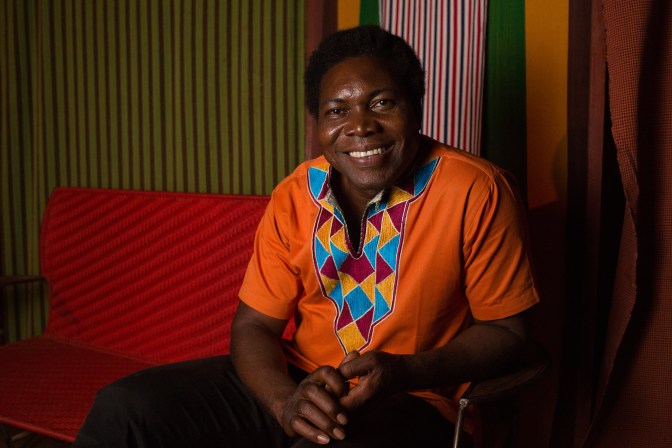 Etienne Minoungou, comédien, dramaturge et directeur des Récréatrales.