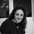 Le Doigt, le dernier roman de Dalie Farah couronné par le Grand Prix de l&rsquo;Héroïne 2021 Madame Figaro